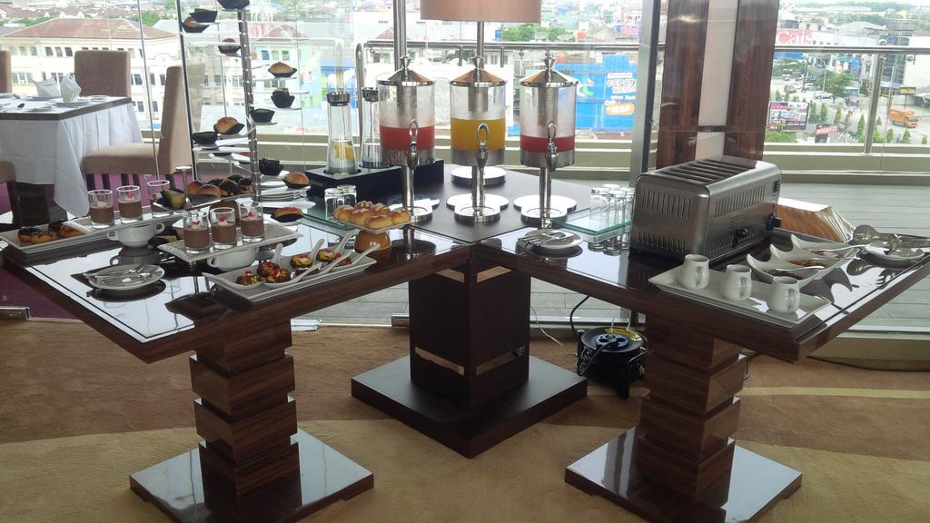Royal Asnof Hotel Pekanbaru Kültér fotó