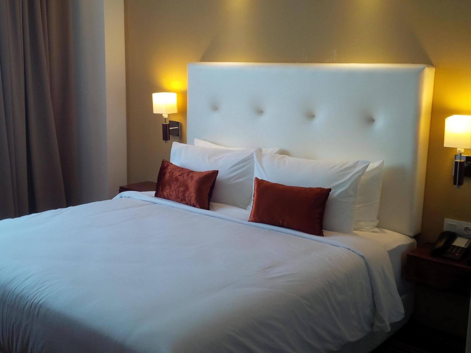 Royal Asnof Hotel Pekanbaru Kültér fotó