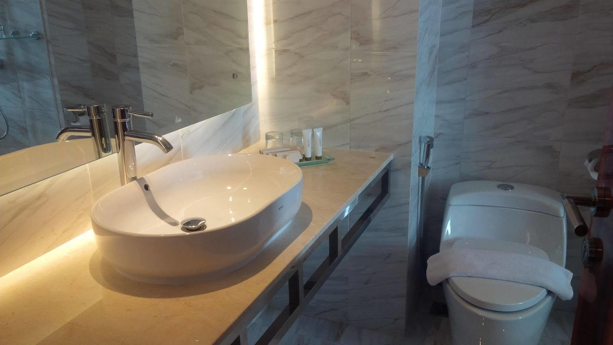 Royal Asnof Hotel Pekanbaru Kültér fotó
